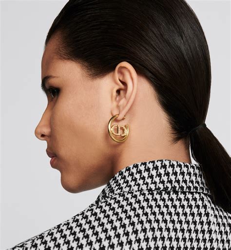 30 Montaigne Earrings Gold.